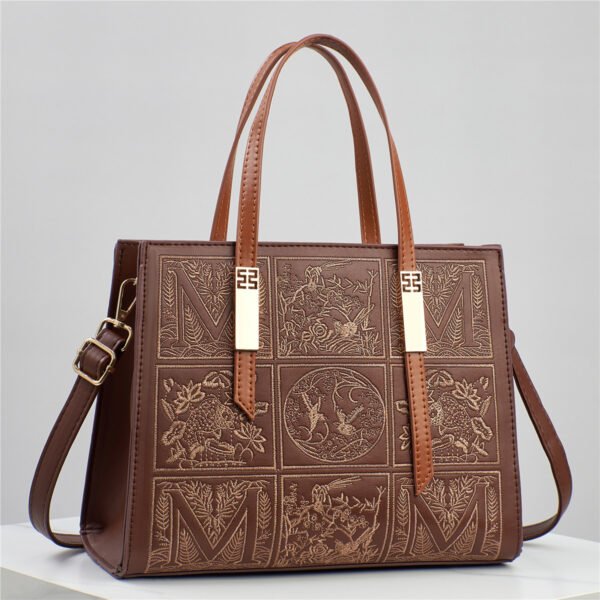 079aace1-3933-4ce5-b267-b160c5de9562.jpg Light Luxury Portable Shoulder Messenger Bag