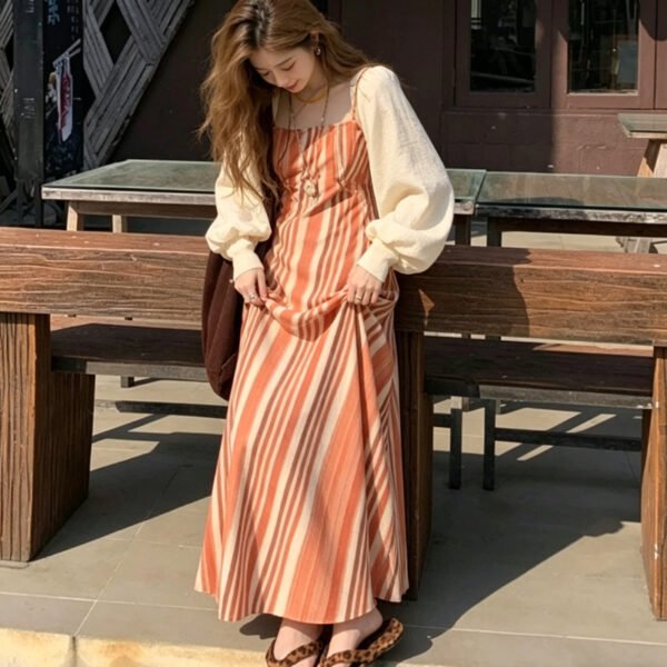 6e045cd7-e35b-466b-bff7-7bb56d0c8b8f.jpg Vintage Slim-Fit Strap Dress With Diagonal Stripes
