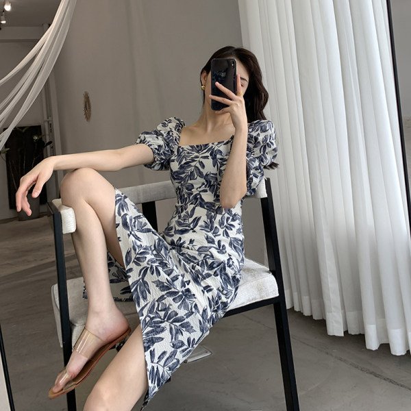df22afe6-91ce-4a6f-93dc-d6a4d0cb3564.jpg Floral Dress Woman Square-neck Puff Sleeve French Style Temperament Slimming Dress
